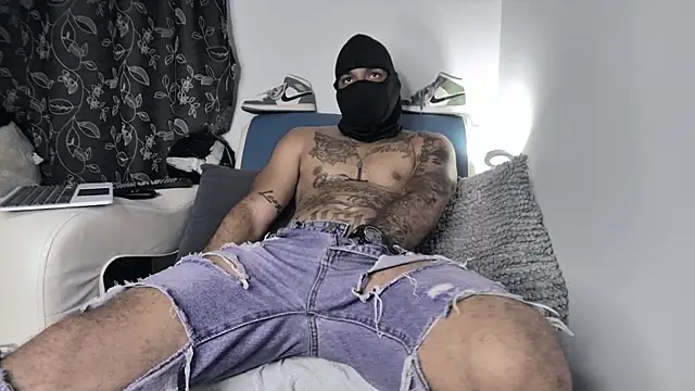 Leenar Key online show from December 7, 2:09 am