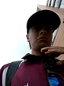 Snapshot of Cuervo_maniaco chatting on December 12, 4:32 pm Cuervo maniaco online show from December 12, 4:32 pm