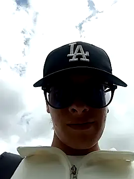 Snapshot of Cuervo_maniaco chatting on December 2, 3:34 pm Cuervo maniaco online show from December 2, 3:34 pm