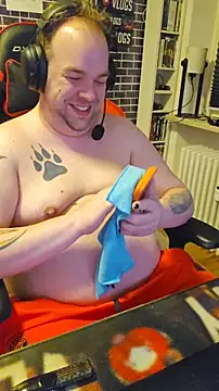 PupW0lfy online show from February 15, 6:16 pm