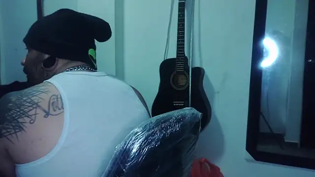 darkclothes online show from February 11, 11:12 pm