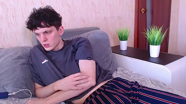 RYAN  GOSLING online show from September 30, 10:41 am