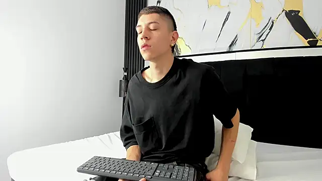 Dei v 48 online show from March 7, 8:33 pm