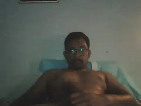 Snapshot of chennaibull101 chatting on October 2, 10:14 pm chennaibull101 online show from October 2, 10:14 pm