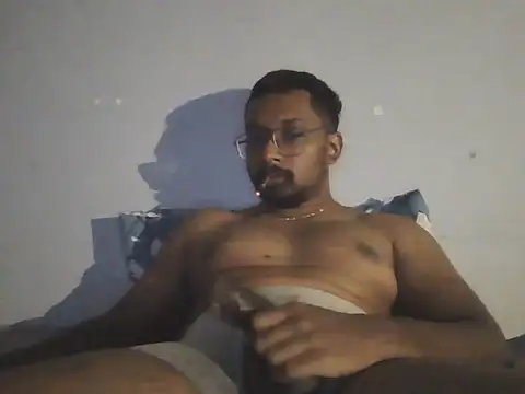 Snapshot of chennaibull101 chatting on October 25, 2:30 pm chennaibull101 online show from October 25, 2:30 pm