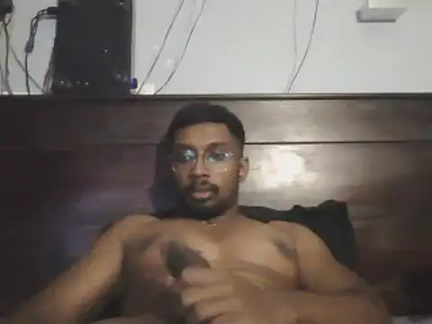 Snapshot of chennaibull101 chatting on January 21, 6:33 pm chennaibull101 online show from January 21, 6:33 pm