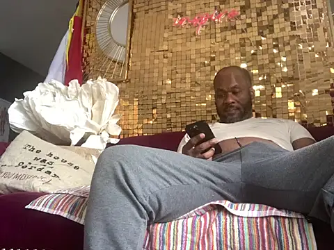 bigshh8 online show from April 1, 7:55 pm