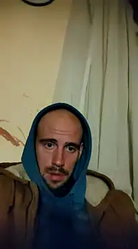 Snapshot of Rejtelmesest chatting on December 20, 12:19 am Rejtelmesest online show from December 20, 12:19 am