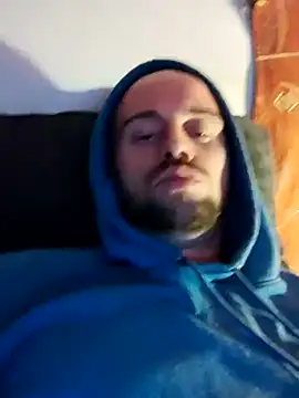 Snapshot of Rejtelmesest chatting on January 10, 10:25 pm Rejtelmesest online show from January 10, 10:25 pm