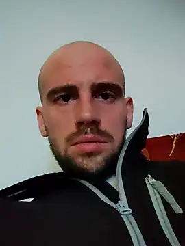 Snapshot of Rejtelmesest chatting on January 27, 2:35 pm Rejtelmesest online show from January 27, 2:35 pm