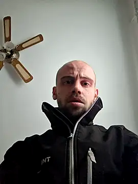 Snapshot of Rejtelmesest chatting on February 5, 7:29 am Rejtelmesest online show from February 5, 7:29 am