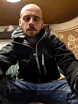 Snapshot of Rejtelmesest chatting on February 6, 2:00 am Rejtelmesest online show from February 6, 2:00 am