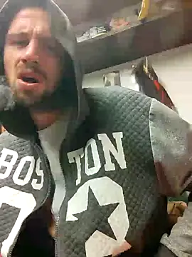 Snapshot of Rejtelmesest chatting on December 25, 2:56 pm Rejtelmesest online show from December 25, 2:56 pm