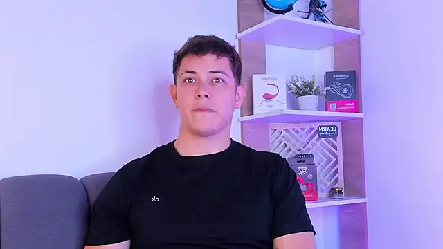 Alan hadid1 online show from February 15, 9:12 pm