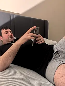 Mgman4365 online show from April 1, 2:13 am