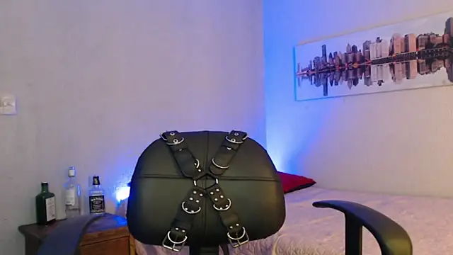 Snapshot of Andy_bapho chatting on March 6, 3:02 pm Andy bapho online show from March 6, 3:02 pm