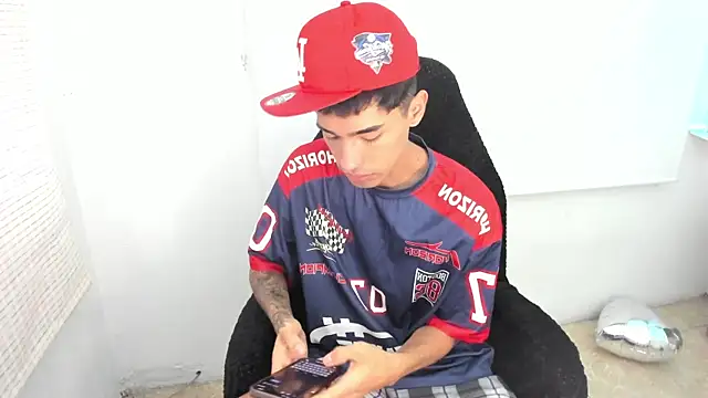 Damon  333 online show from February 14, 10:48 pm