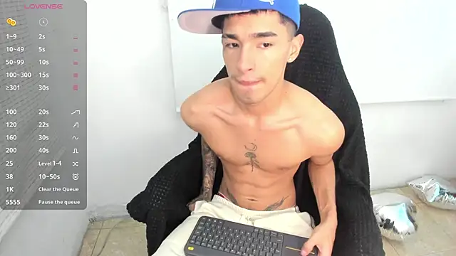 Damon  333 online show from February 27, 11:48 pm