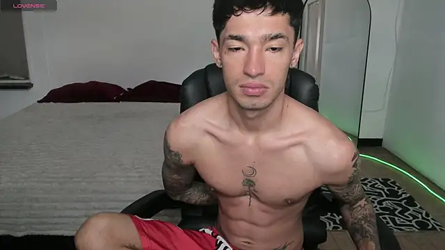 Damon  333 online show from April 8, 6:38 pm