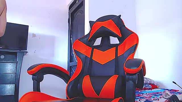 ADAM HOT online show from February 10, 1:16 pm