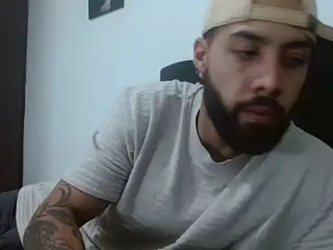 Snapshot of Hendry_ chatting on December 14, 5:07 am Hendry  online show from December 14, 5:07 am