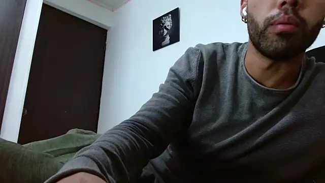 Snapshot of Hendry_ chatting on January 29, 1:58 am Hendry  online show from January 29, 1:58 am
