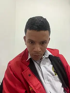 Onel9701 online show from April 18, 3:13 pm