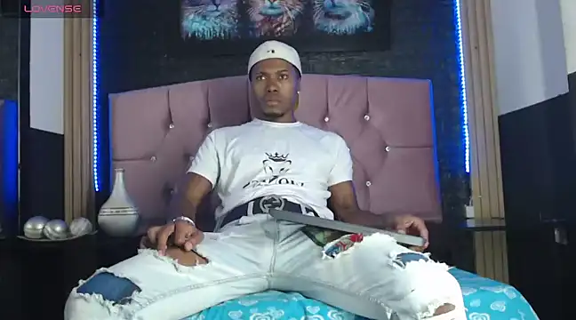 man black hot23 online show from March 5, 7:39 pm