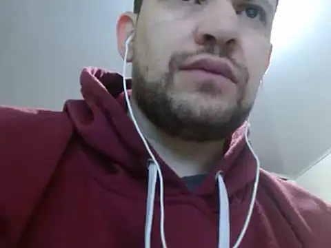 Snapshot of camiloking1720 chatting on February 26, 2:36 pm camiloking1720 online show from February 26, 2:36 pm