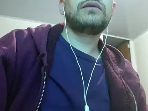 Snapshot of camiloking1720 chatting on February 15, 4:25 am camiloking1720 online show from February 15, 4:25 am