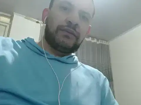 Snapshot of camiloking1720 chatting on January 22, 7:03 pm camiloking1720 online show from January 22, 7:03 pm