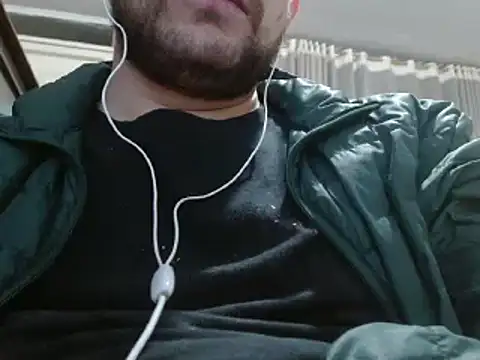 Snapshot of camiloking1720 chatting on December 15, 4:29 am camiloking1720 online show from December 15, 4:29 am