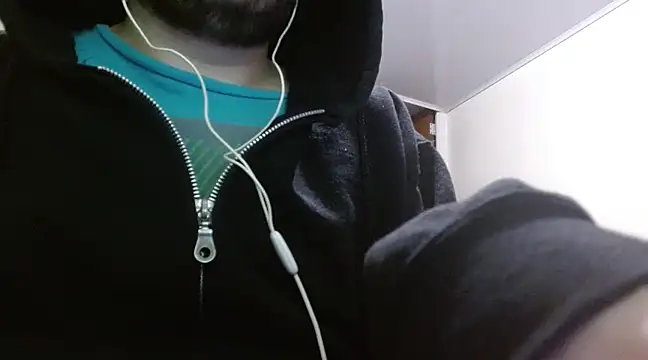 Snapshot of camiloking1720 chatting on March 12, 11:22 pm camiloking1720 online show from March 12, 11:22 pm