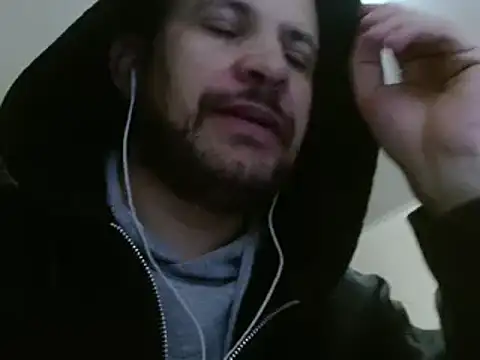 Snapshot of camiloking1720 chatting on January 24, 12:42 am camiloking1720 online show from January 24, 12:42 am