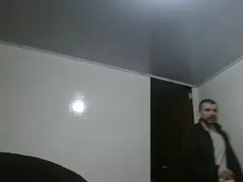 Snapshot of camiloking1720 chatting on February 22, 10:26 pm camiloking1720 online show from February 22, 10:26 pm