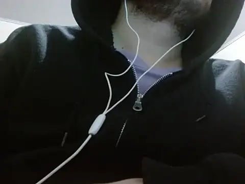 Snapshot of camiloking1720 chatting on October 9, 6:46 pm camiloking1720 online show from October 9, 6:46 pm