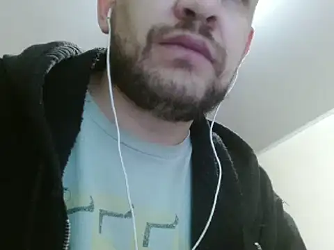 Snapshot of camiloking1720 chatting on January 26, 12:26 am camiloking1720 online show from January 26, 12:26 am