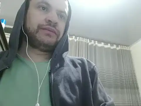 Snapshot of camiloking1720 chatting on December 20, 3:14 am camiloking1720 online show from December 20, 3:14 am