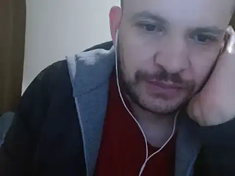 Snapshot of camiloking1720 chatting on February 9, 3:00 am camiloking1720 online show from February 9, 3:00 am