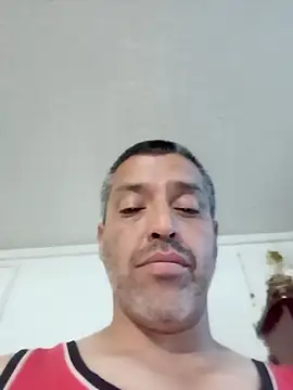 Snapshot of rodrig6987_1 chatting on October 2, 3:32 am rodrig6987 1 online show from October 2, 3:32 am