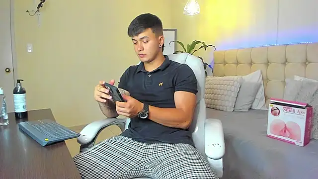 Cristopher strong online show from February 16, 2:33 am