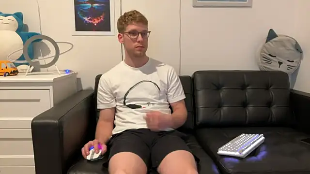 BlueEyedTallGuy94 online show from December 19, 4:56 am