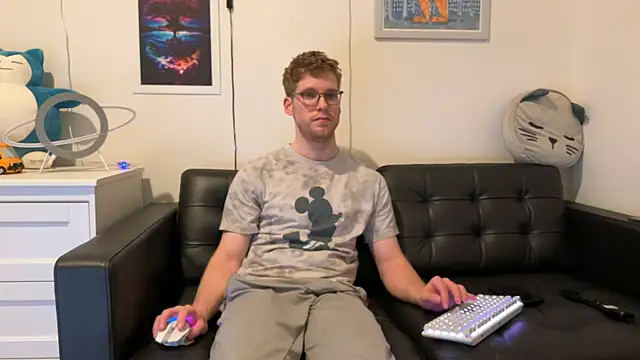 BlueEyedTallGuy94 online show from December 30, 7:15 am