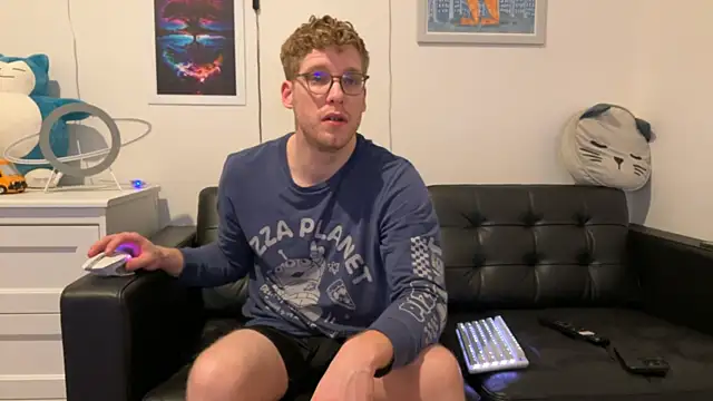 BlueEyedTallGuy94 online show from December 29, 6:24 am