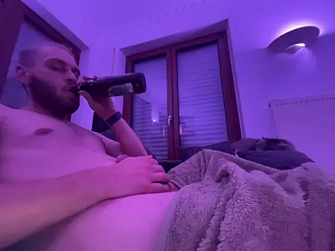 Snapshot of Zitus888 chatting on October 28, 12:46 am Zitus888 online show from October 28, 12:46 am