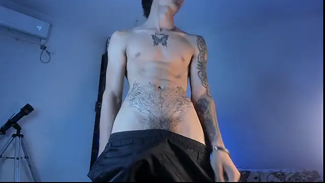 Snakebutterfly online show from October 28, 8:39 am