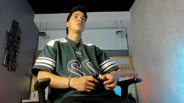 AndyPalmer  online show from March 4, 7:11 pm