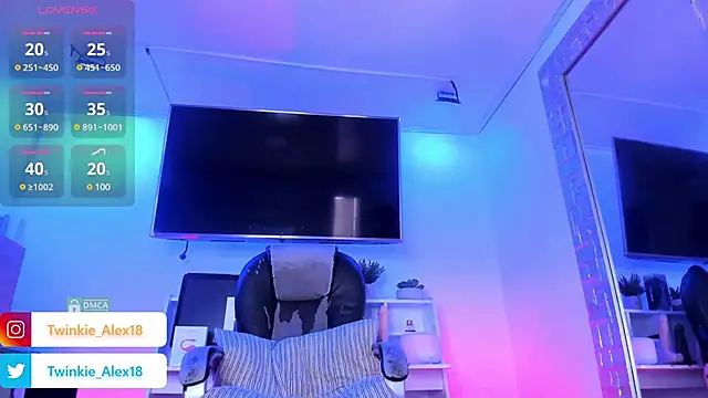 Twinkie-Alex18 online show from March 10, 9:29 pm