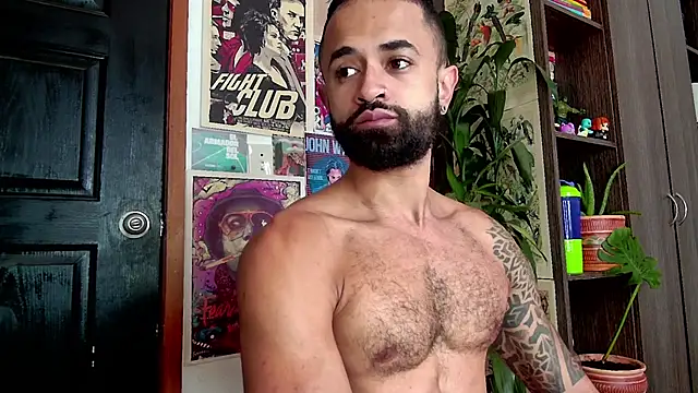 Snapshot of MaxG__ chatting on December 3, 3:44 pm MaxG   online show from December 3, 3:44 pm