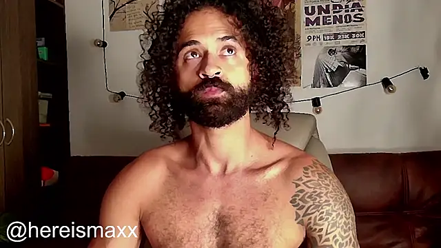 Snapshot of MaxG__ chatting on September 23, 11:59 pm MaxG   online show from September 23, 11:59 pm